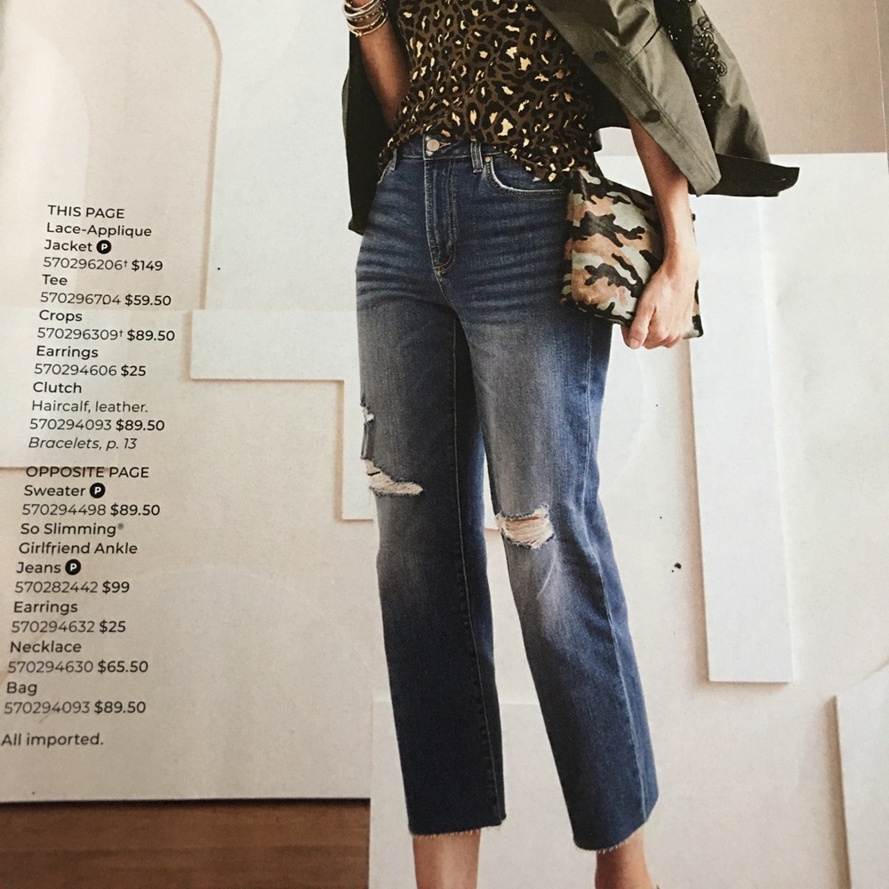Cropped distressed jeans in Chicos size 0.5 which is a 6